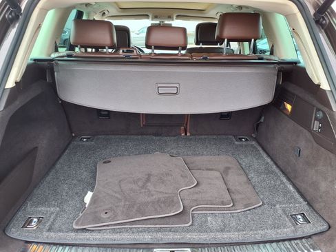 Used 2012 Volkswagen Touareg Sport image 19