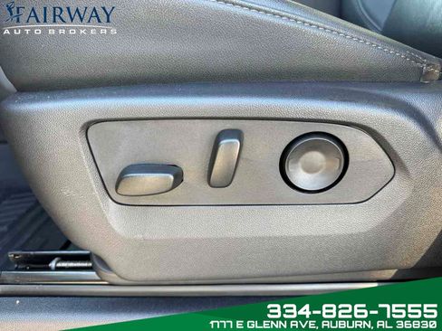 Used 2024 GMC Sierra 2500 SLT w/ SLT Premium Package image 16