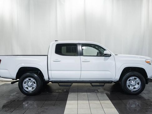 Used 2022 Toyota Tacoma SR w/ SR Convenience Package RWD image 3