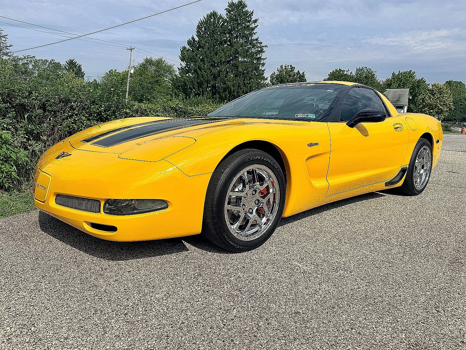 Used 2004 Chevrolet Corvette Z06 w/ Memory Package RWD image 9