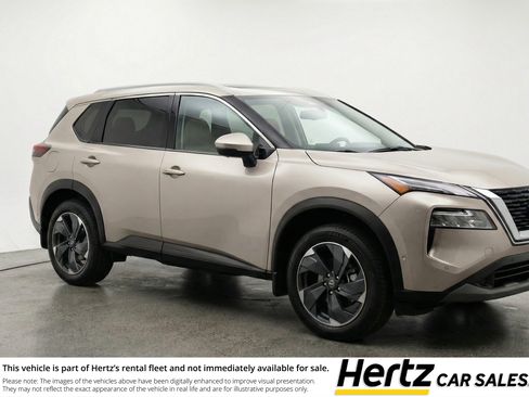 Used 2025 Nissan Rogue SV AWD/4WD image 1