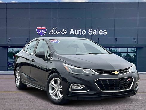Used 2018 Chevrolet Cruze LT image 1