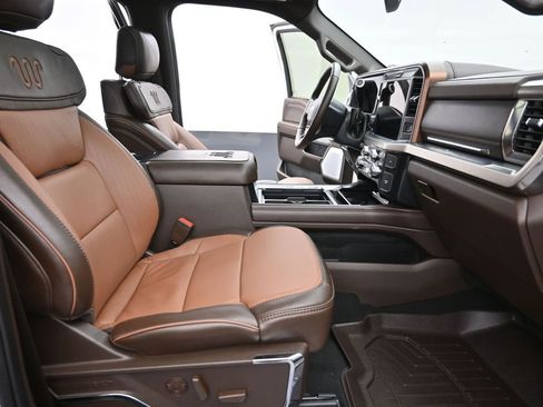 Used 2025 Ford F450 King Ranch w/ FX4 Off-Road Package image 25