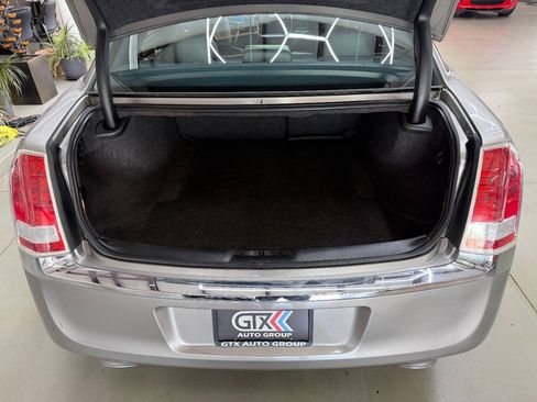 Used 2014 Chrysler 300 AWD w/ Driver Convenience Group image 9
