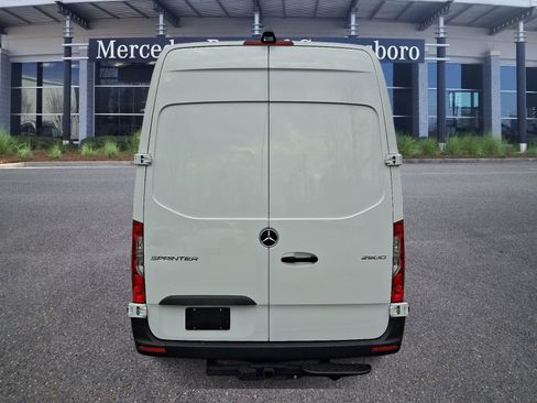 Used 2025 Mercedes-Benz Sprinter 2500 image 5