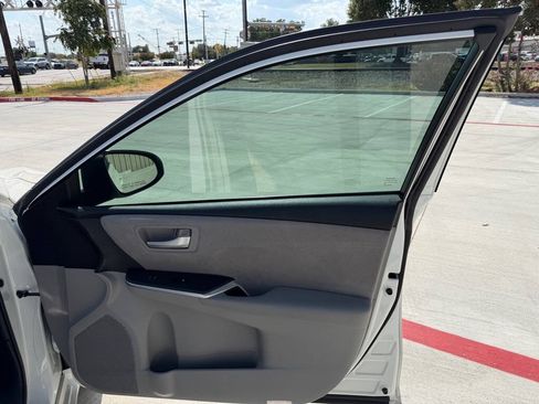 Used 2017 Toyota Camry XSE w/ Moonroof Package FWD image 15