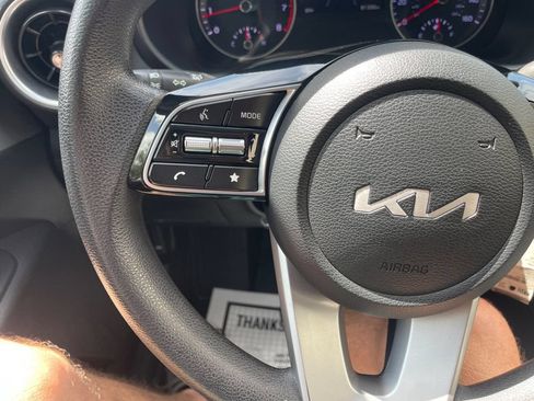 Used 2022 Kia Forte LXS w/ LXS Technology Package FWD image 15