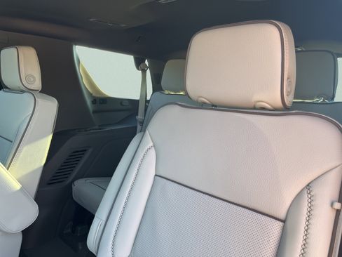 New 2026 GMC Yukon Denali w/ Denali Reserve Package image 24