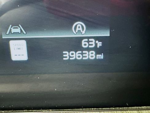 Used 2024 Kia Telluride EX w/ EX Captain's Chair Package image 34