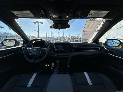 Certified 2025 Toyota Camry SE image 17
