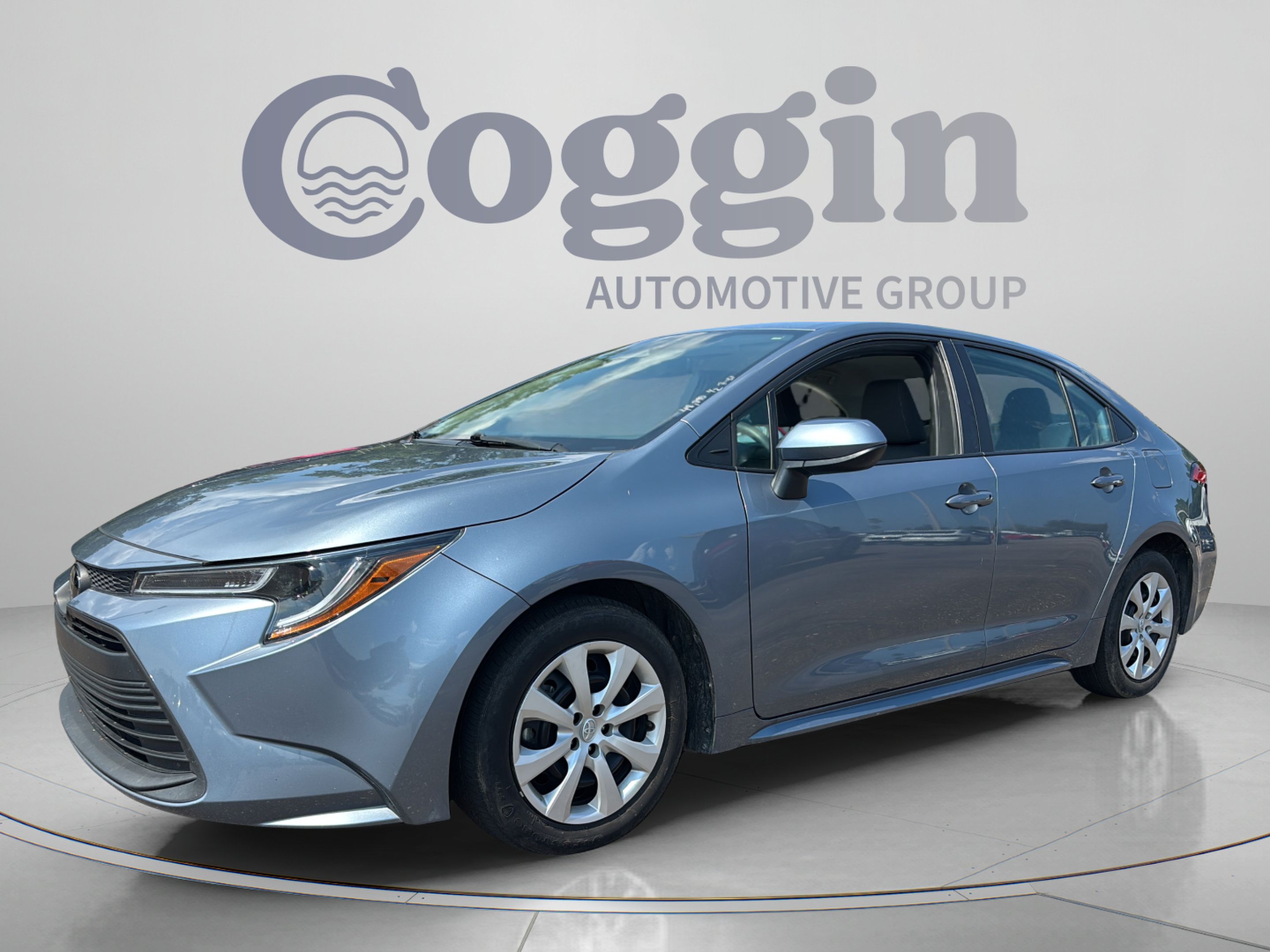 Used 2025 Toyota Corolla LE FWD image 1