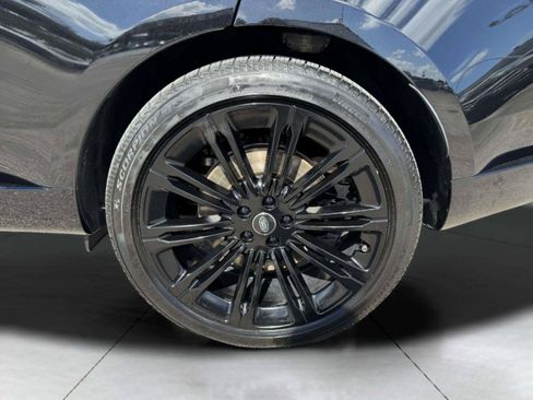 Used 2025 Land Rover Range Rover Long Wheelbase SE AWD/4WD image 63