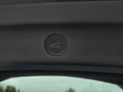 Used 2023 Tesla Model Y 2WD image 25