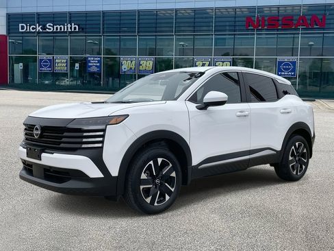 Used 2025 Nissan Kicks SV image 3