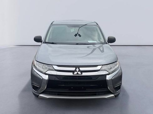 Used 2018 Mitsubishi Outlander ES AWD/4WD image 2