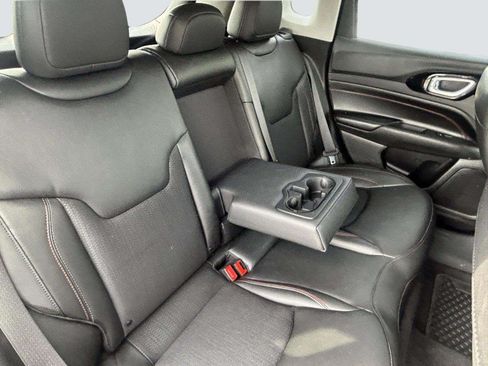 Used 2022 Jeep Compass Trailhawk w/ Trailhawk Convenience Group AWD/4WD image 22