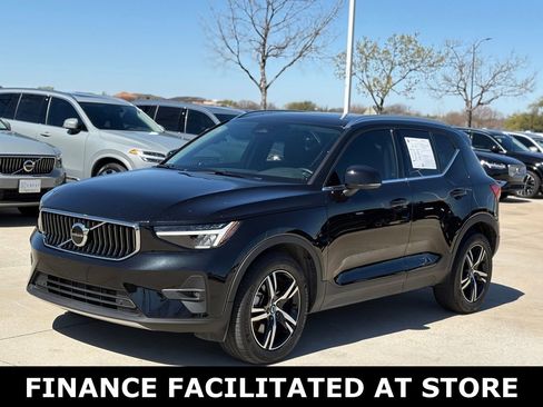Certified 2023 Volvo XC40 B5 Plus w/ Protection Package Premier image 3