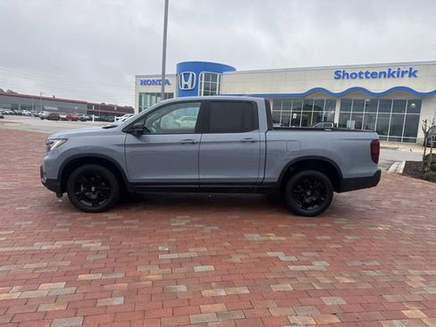 Used 2025 Honda Ridgeline Black Edition image 3