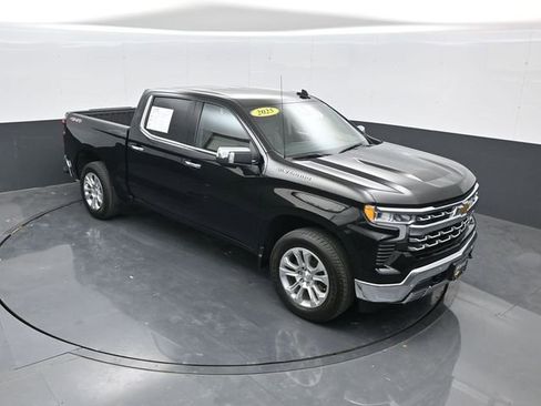 Used 2025 Chevrolet Silverado 1500 LTZ AWD/4WD image 1
