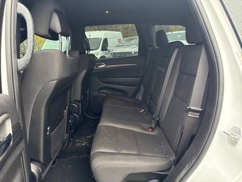 Used 2019 Jeep Grand Cherokee Laredo image 12