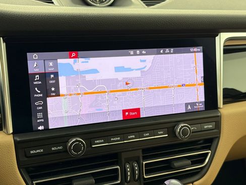 Certified 2020 Porsche Macan image 25