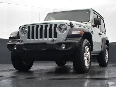 Used 2023 Jeep Wrangler Sport S image 30