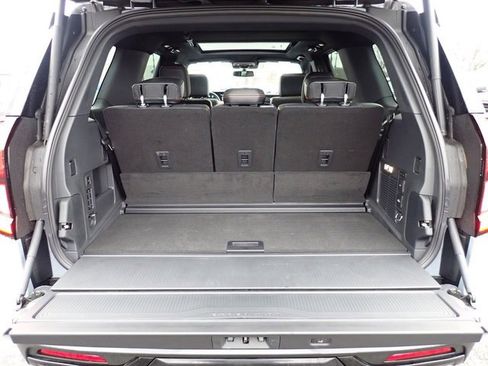 Used 2025 Ford Expedition Tremor image 8