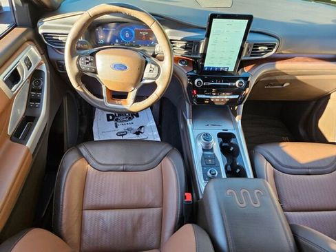 Used 2024 Ford Explorer King Ranch w/ Technology Package image 9