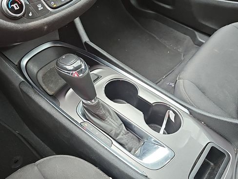 Used 2020 Chevrolet Malibu LT FWD image 16