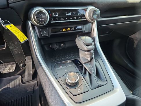 Certified 2023 Toyota RAV4 LE AWD/4WD image 15