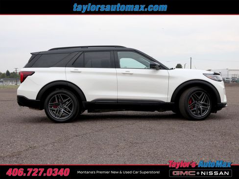 Used 2025 Ford Explorer ST AWD/4WD image 3