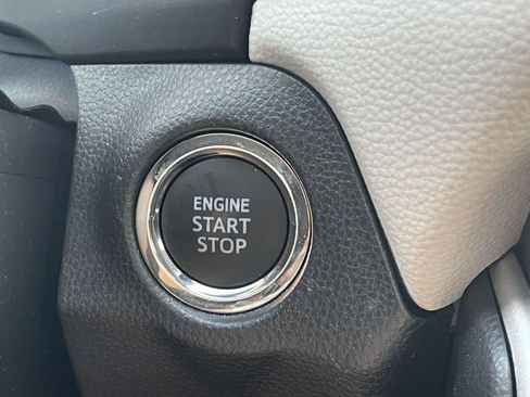 Used 2023 Toyota RAV4 XLE Premium image 7