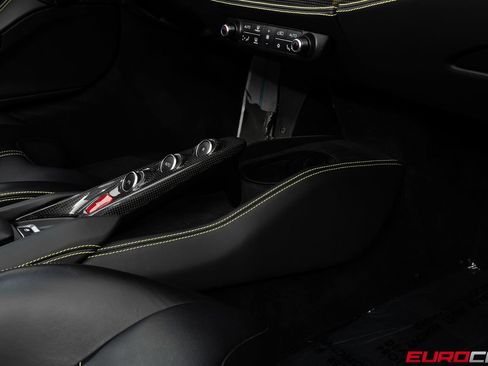 Used 2022 Ferrari F8 Tributo RWD image 36
