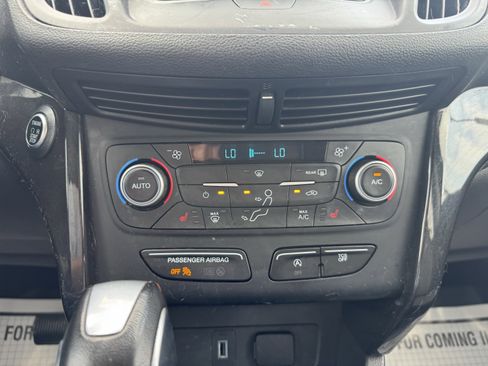 Used 2019 Ford Escape SE FWD image 14