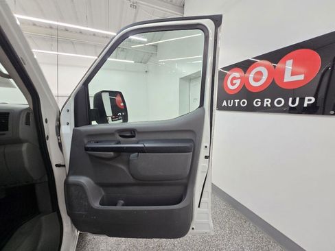 Used 2017 Nissan NV 2500 SV w/ Technology Package RWD image 22