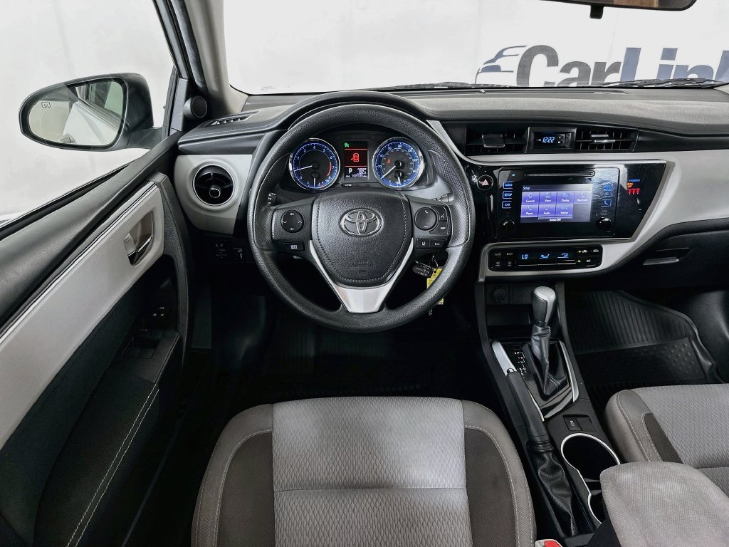 Used 2018 Toyota Corolla LE FWD image 24