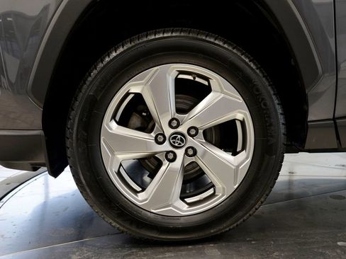 Used 2019 Toyota RAV4 Limited image 12