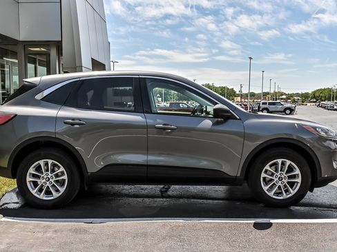 Certified 2022 Ford Escape SE w/ Cold Weather Package AWD/4WD image 11