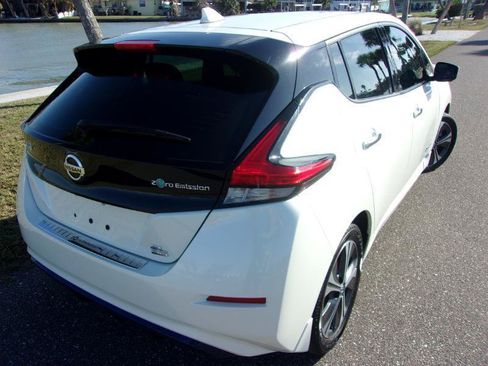 Used 2019 Nissan Leaf SL w/ SL Technology Package FWD image 5