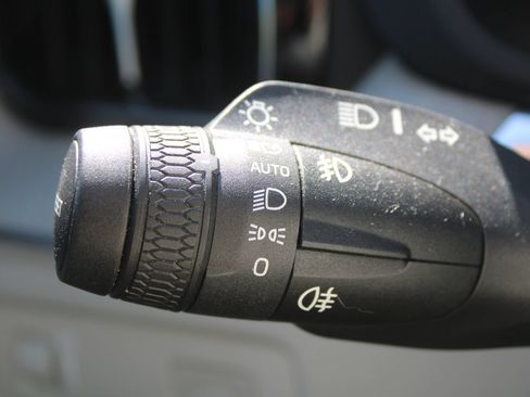 Used 2022 Volvo XC60 B5 Inscription w/ Advanced Package FWD image 31