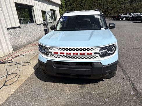 Used 2025 Ford Bronco Sport Heritage w/ Convenience Package image 3