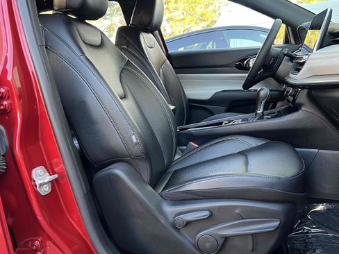 Used 2025 Jeep Compass Limited image 41