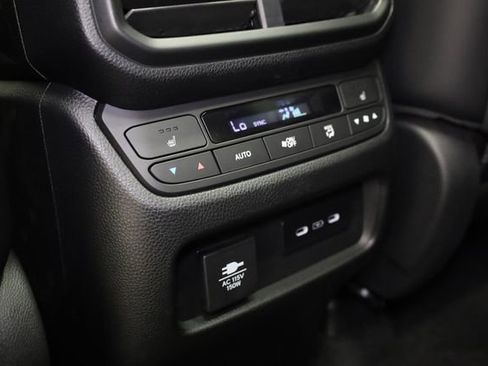 Used 2025 Honda Pilot Elite image 25