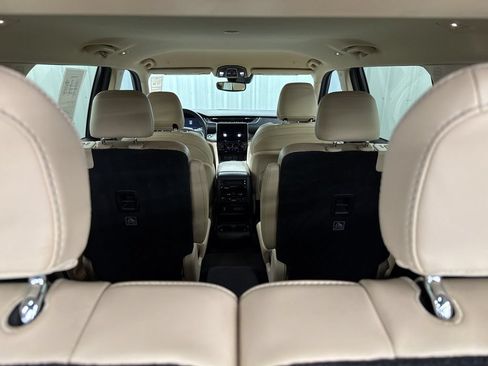 Used 2022 Jeep Grand Cherokee L Limited RWD image 10