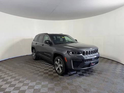 New 2026 Jeep Grand Cherokee Limited AWD/4WD image 1