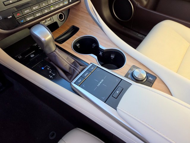 Used 2020 Lexus RX 350L FWD w/ Premium Package image 28
