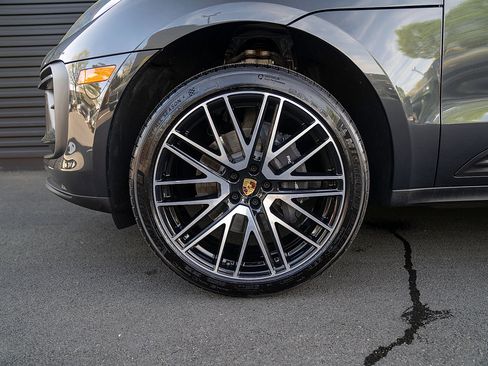 Certified 2026 Porsche Macan AWD/4WD image 24