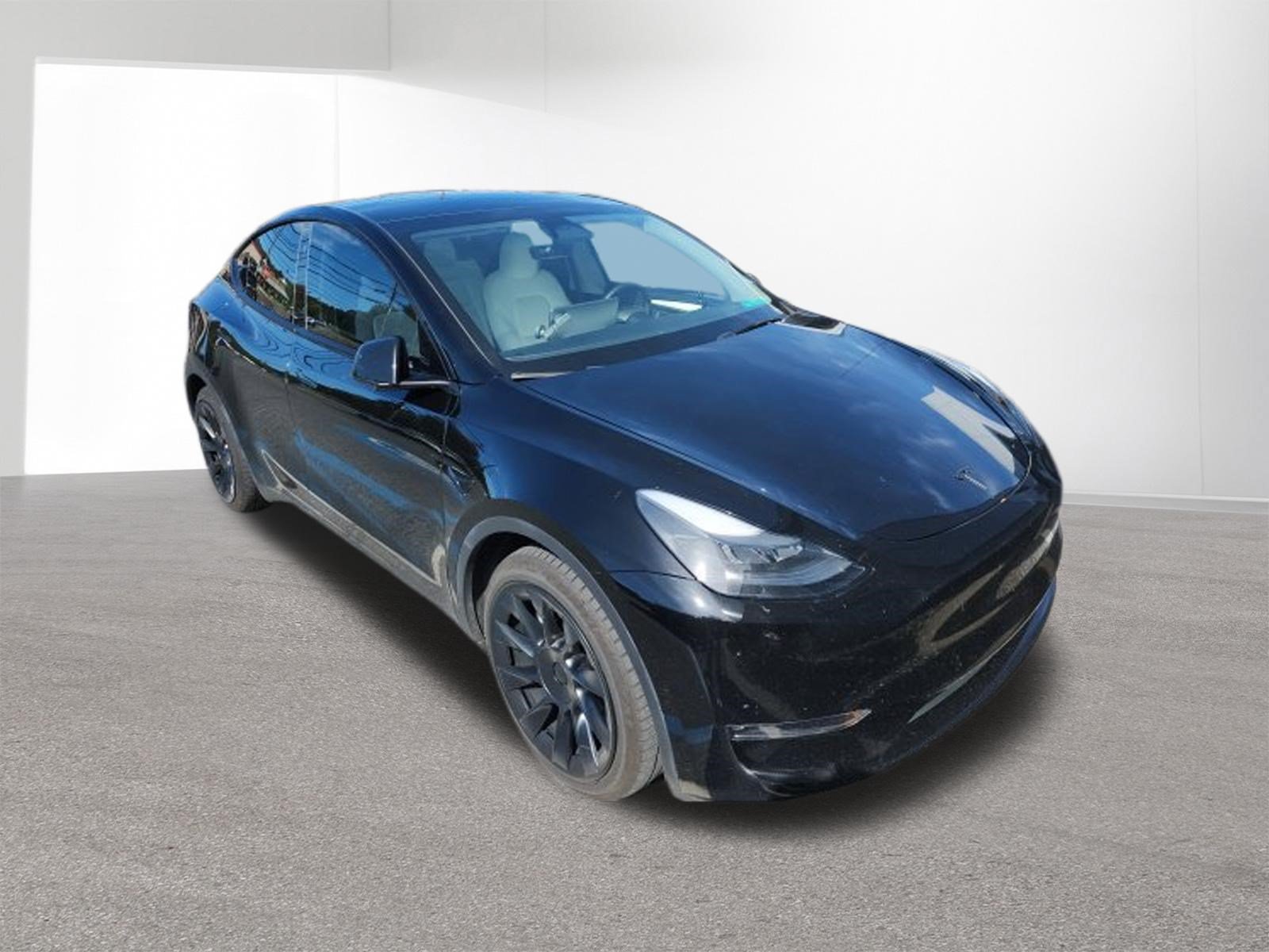 Used 2024 Tesla Model Y Long Range AWD/4WD image 30
