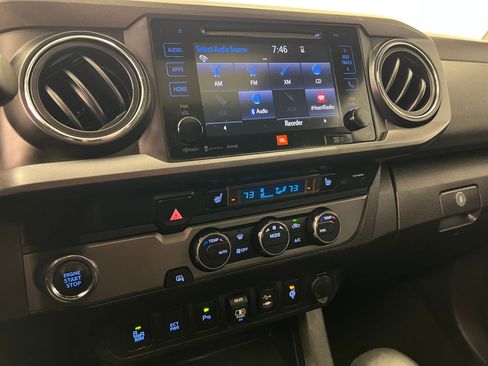 Used 2019 Toyota Tacoma TRD Sport image 28