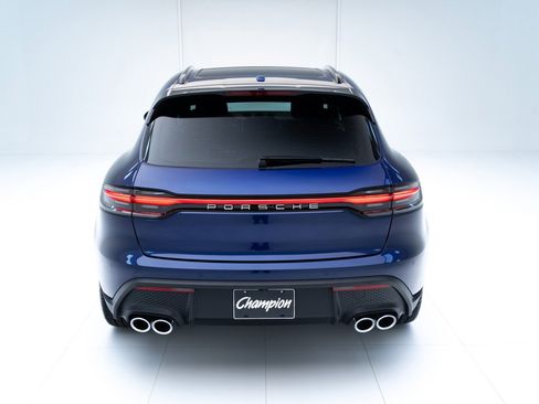 Certified 2024 Porsche Macan AWD/4WD image 10